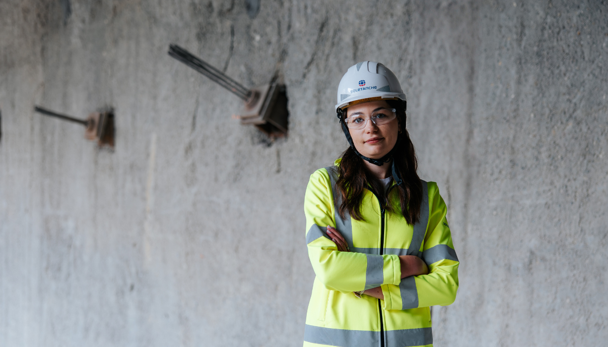 5. Blue text block + image_1225x700px